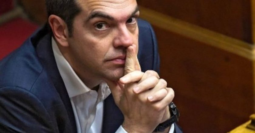 tsipras-sti-vouli-daxtylo-sti-myti