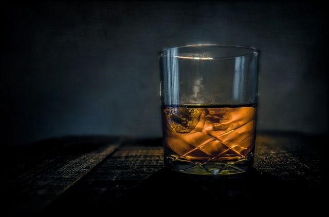 whiskey-bar-potiri-alcohol