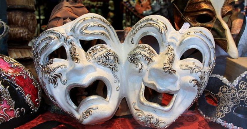 Mask_Shopping_in_Venice-humor-comedy-tragedy-kwmwdia-photo by Christine Zenino